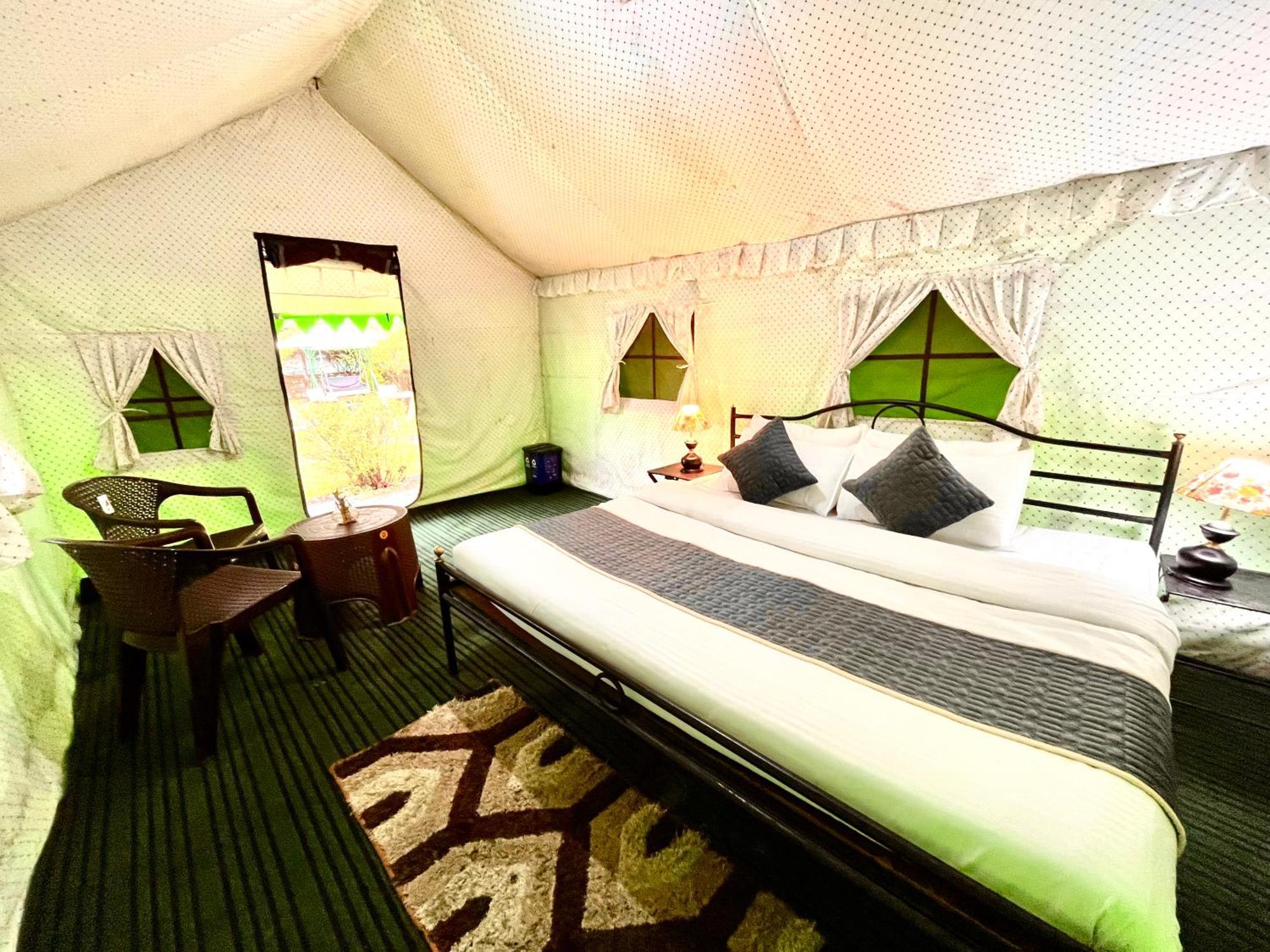 Himalayan Riverside Swiss Cottage Tents, Manali Exteriér fotografie