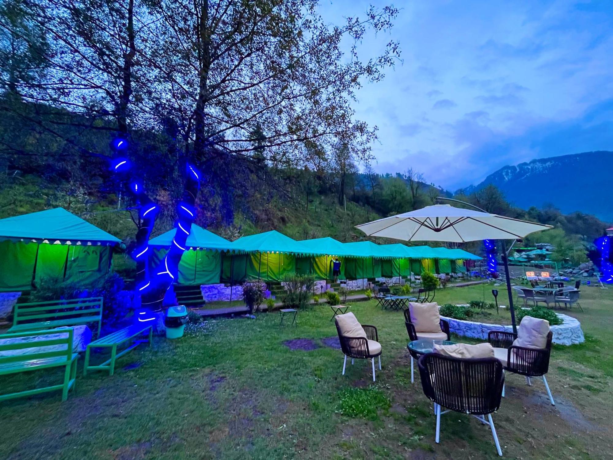 Himalayan Riverside Swiss Cottage Tents, Manali Exteriér fotografie