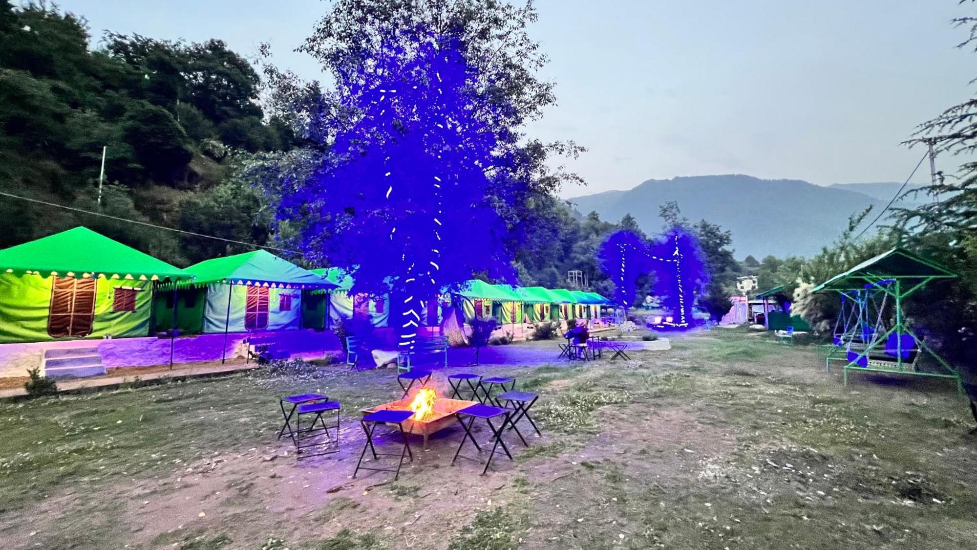 Himalayan Riverside Swiss Cottage Tents, Manali Exteriér fotografie
