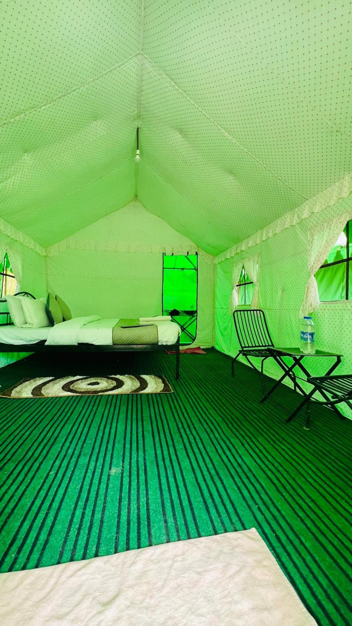 Himalayan Riverside Swiss Cottage Tents, Manali Exteriér fotografie