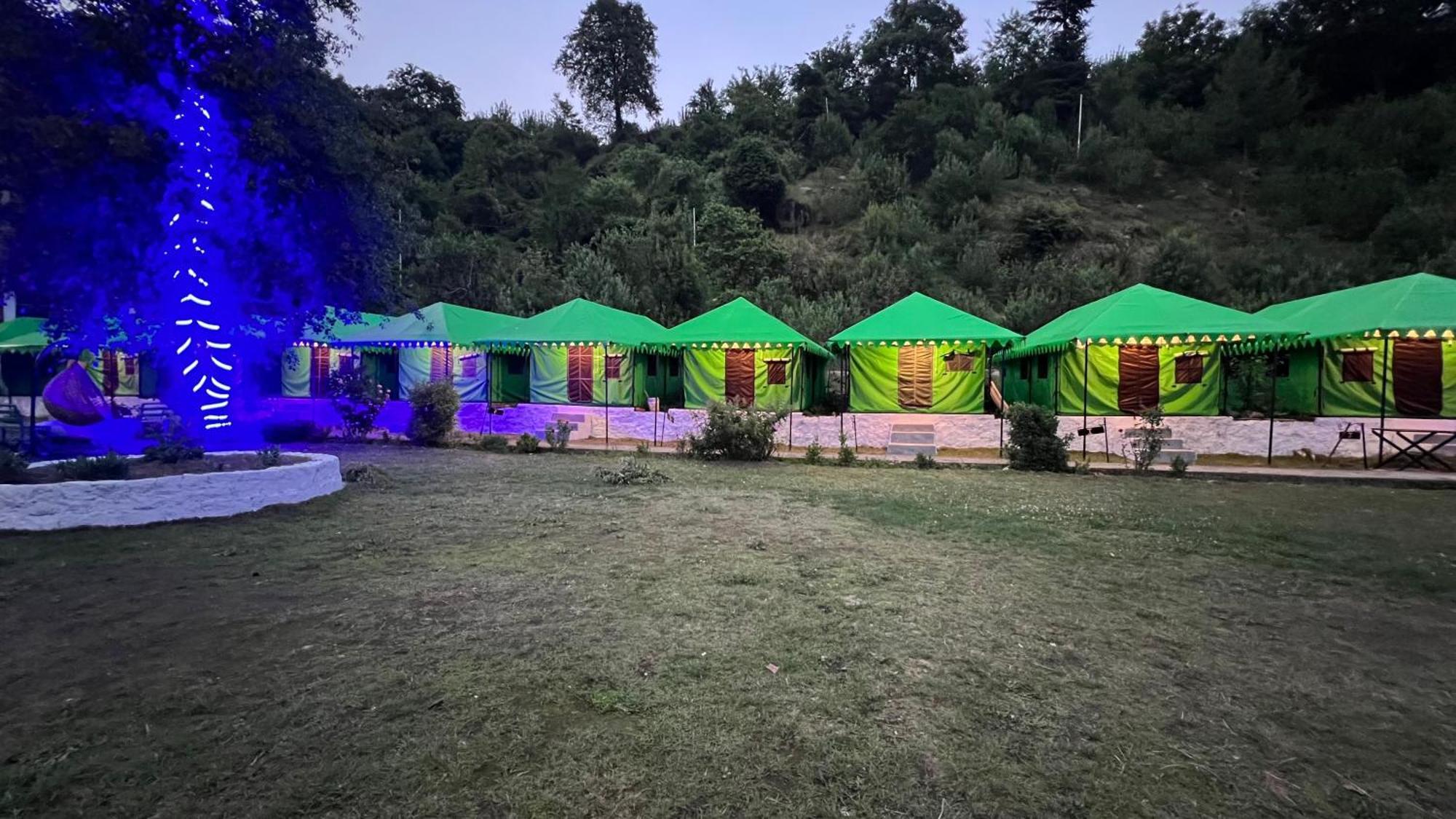Himalayan Riverside Swiss Cottage Tents, Manali Exteriér fotografie
