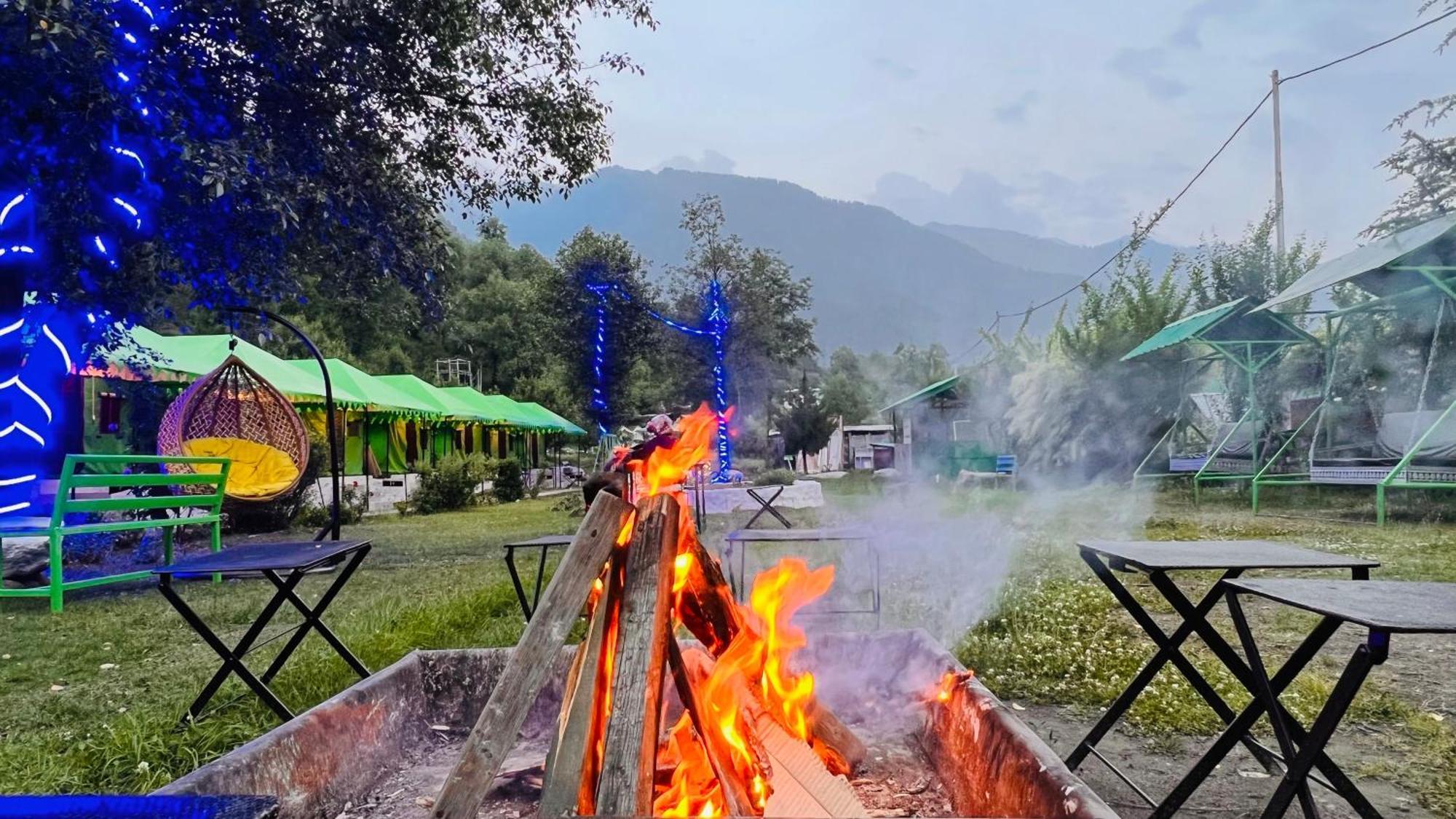 Himalayan Riverside Swiss Cottage Tents, Manali Exteriér fotografie