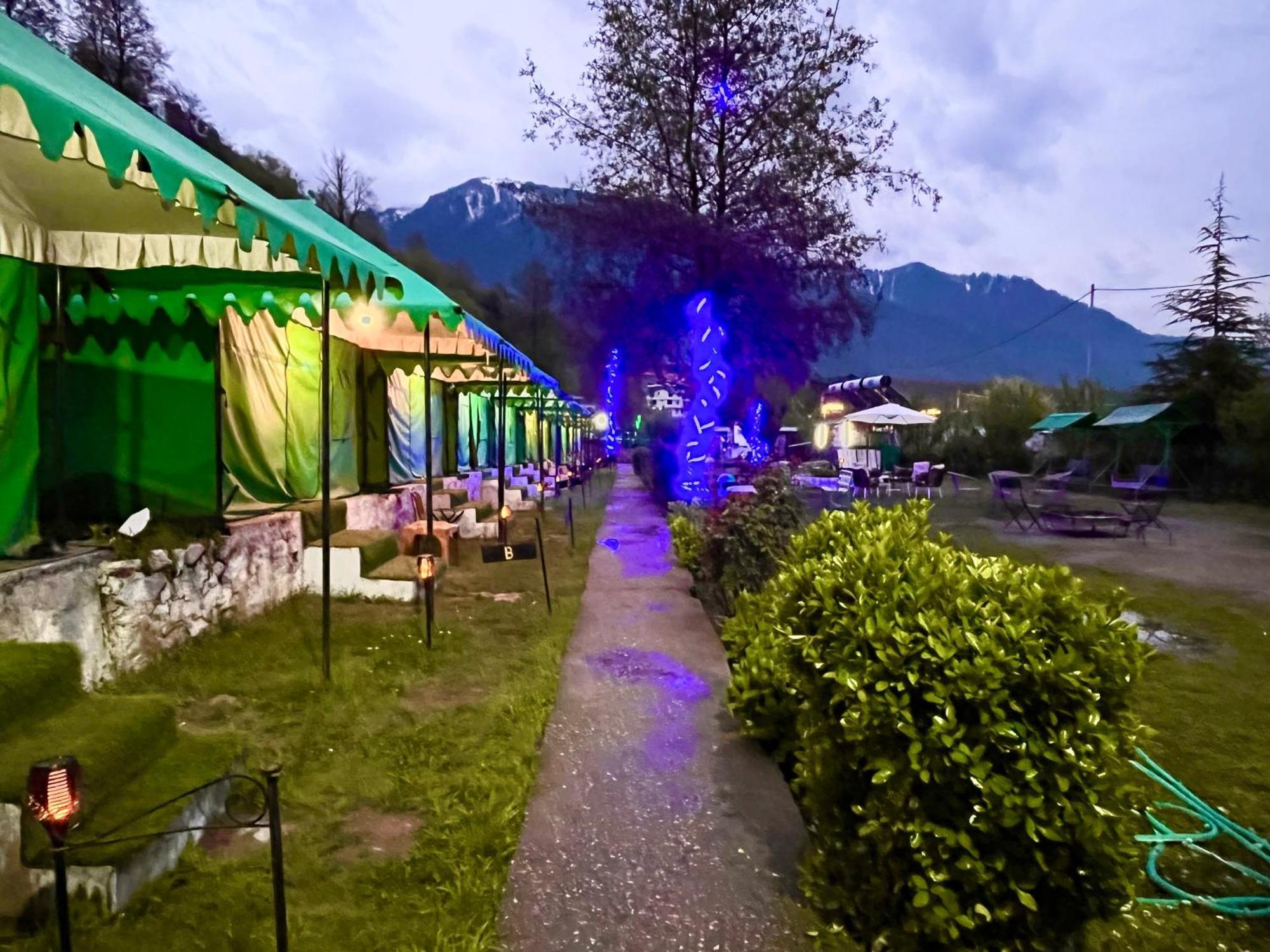 Himalayan Riverside Swiss Cottage Tents, Manali Exteriér fotografie