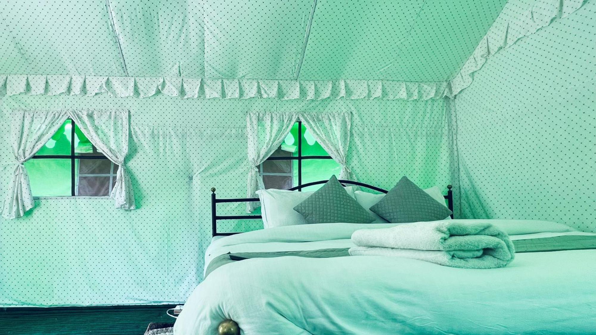 Himalayan Riverside Swiss Cottage Tents, Manali Exteriér fotografie